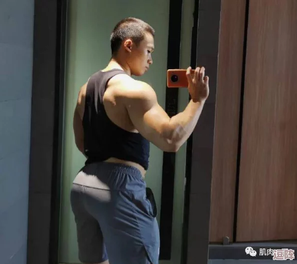 体育生翘臀公0被猛攻GV，热辣场面引发网友热议，究竟背后隐藏了怎样的故事与争议？